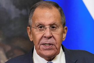 Každá země se může stát obětí revoluce ze Západu, tvrdí Lavrov - Novinky